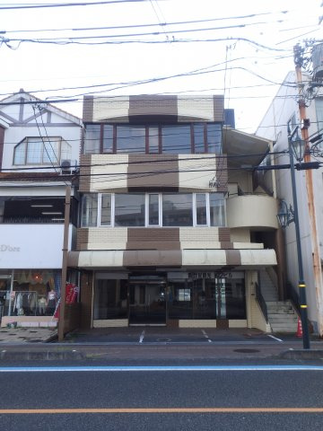 新世紀観光第二ビルの外観|総社駅前