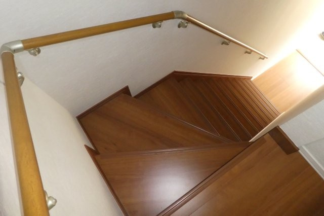 パークスクエアの内装|階段