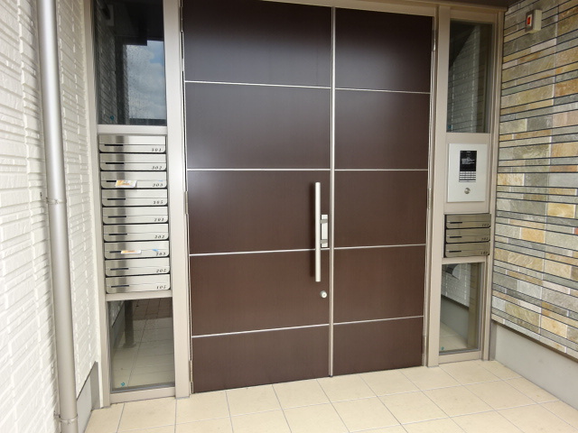 総社市中央４丁目の賃貸マンションのエントランス|オートロック