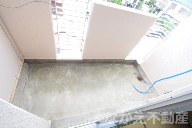 【バルコニー】 | 外からの目が気にならないバルコニーで洗濯物が干せます