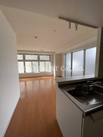 Lega梅北の居間・リビング|こちらのリビングで趣味の時間をお楽しみください