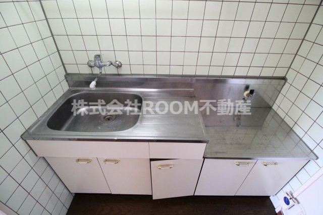 サンシャイン立野のキッチン|コンパクトなキッチンで掃除もラクラク