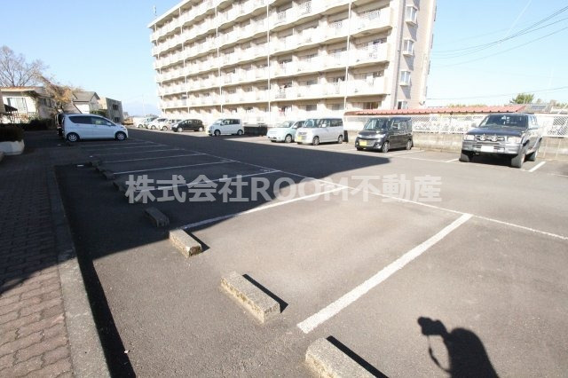 サンシャイン立野の駐車場