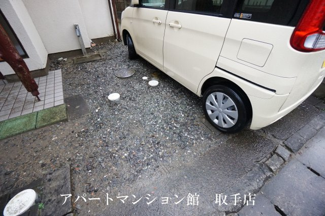宮和田Ｅ邸の駐車場