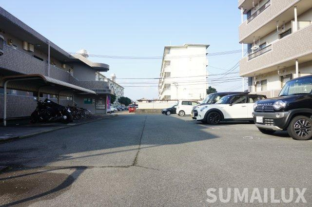 熊本市北区武蔵ケ丘９丁目のアパートの駐車場