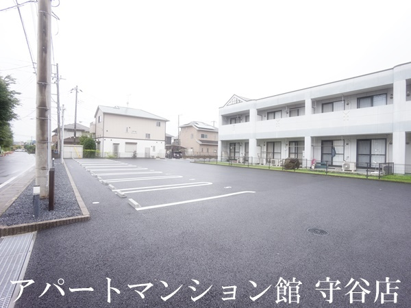 フォレストヴィラⅡの駐車場