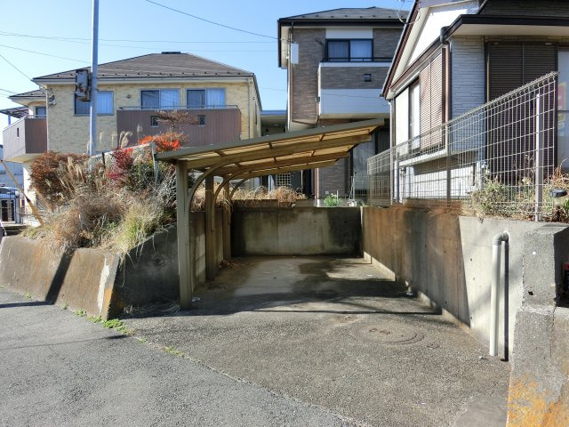 勝田台南１丁目　中古戸建の駐車場