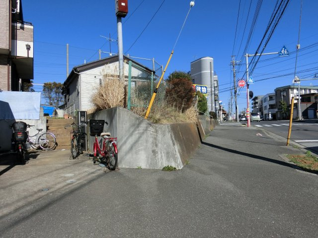 勝田台南１丁目　中古戸建の前面道路含む現地写真|前面南側１６ｍ公道面