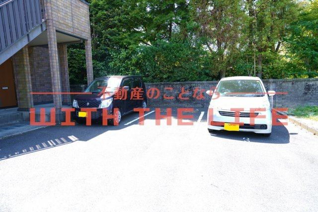 ルモン櫛原【キャッシュバック対象物件】の駐車場|駐車スペースもあります