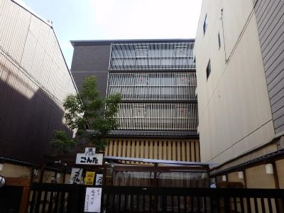 雅綾小路の外観
