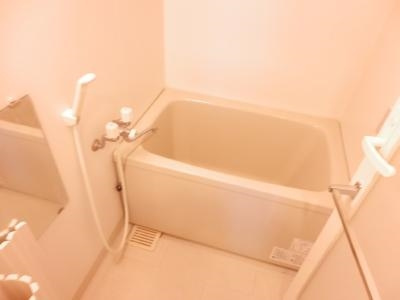 雅綾小路の浴室|追焚き機能付