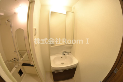 【洗面所】 | プレサンス上町台夕陽丘 | コンパクトで使いやすい洗面所