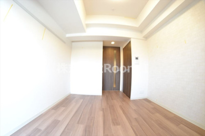 【寝室】 | プレサンス上町台夕陽丘 | 広くて明るい寝室