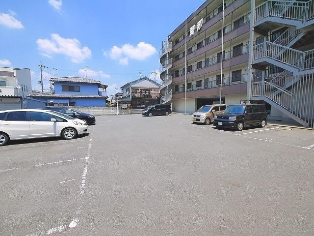 シルフアスカの駐車場|カースペースがあります