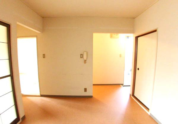 泉北郡忠岡町忠岡北１丁目のハイツの居間・リビング|使いやすい居間です