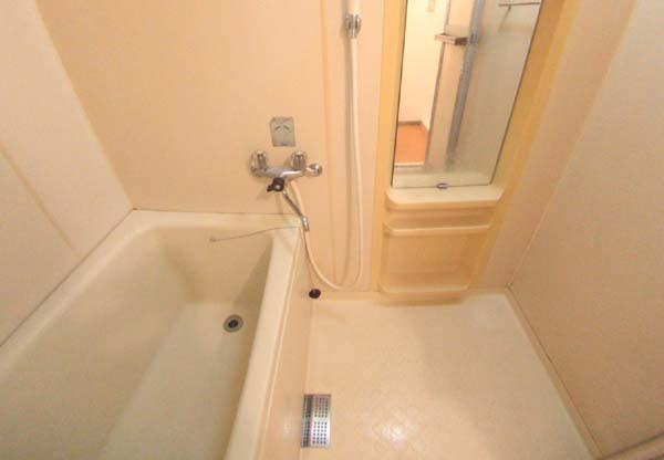 泉北郡忠岡町忠岡北１丁目のハイツの浴室|お風呂で日々の疲れを落としましょう