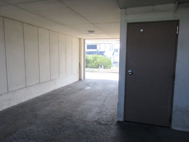 玉津町高津橋戸建の駐車場
