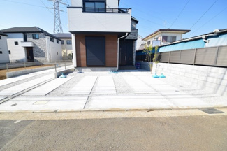 【駐車場】 | 現地見学や資料請求などお気軽にお問合せ下さい。
周辺環境とあわせて現地もご案内致します。