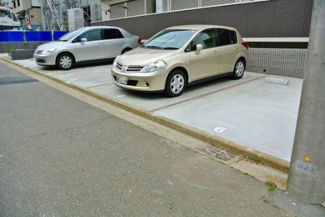 【駐車場】 | いつでも目の届く敷地内に駐車場があります♪お車をお持ちの方におすすめです！