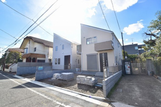 【外観】 | 現地見学や資料請求などお気軽にお問合わせ下さい
周辺環境とあわせて現地ご案内致します。