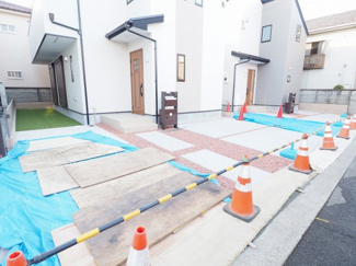 【駐車場】 | 現地見学や資料請求などお気軽にお問合せ下さい。
周辺環境とあわせて現地もご案内致します。