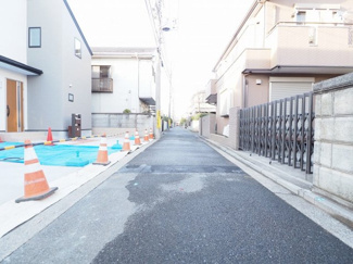 【前面道路含む現地写真】 | 現地見学や資料請求などお気軽にお問合せ下さい。
周辺環境とあわせて現地もご案内致します。
