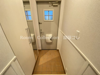 【玄関】 | シャルマンカーラA | ※同物件他部屋写真　反転の場合有