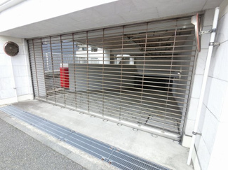 【駐車場】 | 駐車場の出入口です。