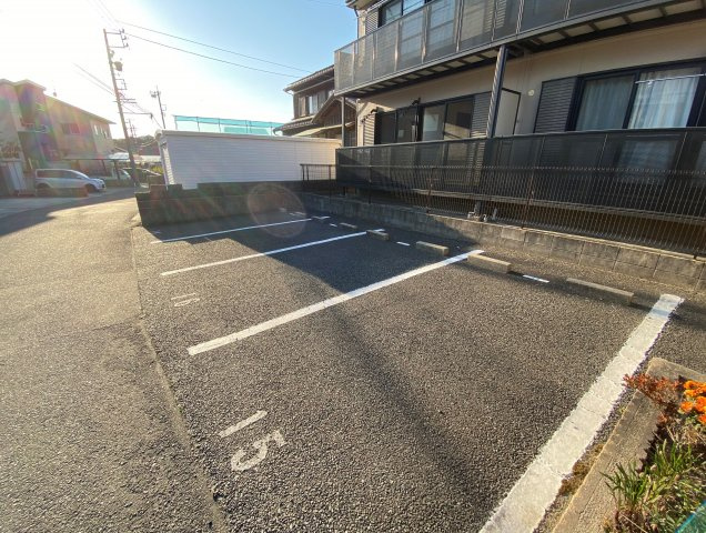 ハイム白山　Ⅰの駐車場