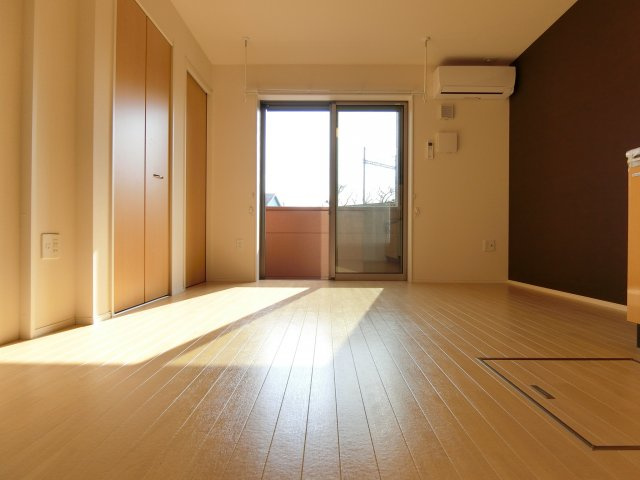 メゾンドリュンヌの居間・リビング