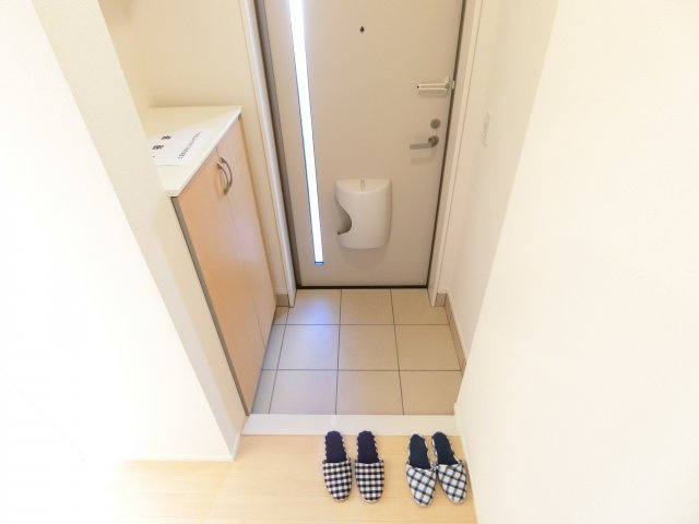 メゾンドリュンヌの玄関