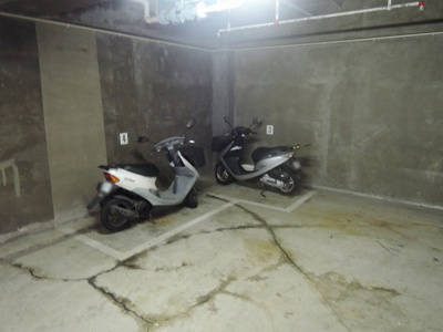 【その他共用部分】 | ユーロハイツ杉田 | バイク置場です。