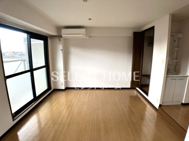 【居間・リビング】 | ＴＷＩＮ　ＢＵＩＬＤ | ゆったりとしたリビングです