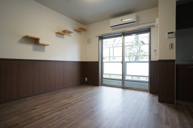 Ｐスマイルカーサ　バラ公園の居間・リビング