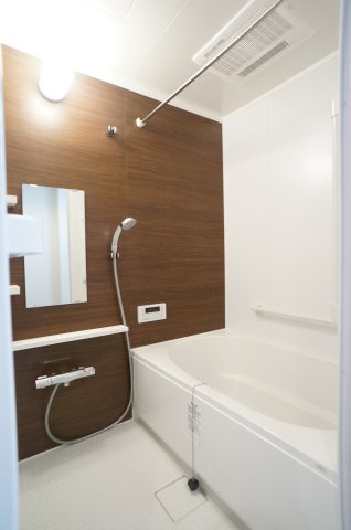 Ｐスマイルカーサ　バラ公園の浴室