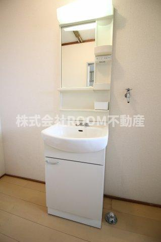 栄ハイツの独立洗面台|朝の身支度には欠かせない独立洗面化粧台