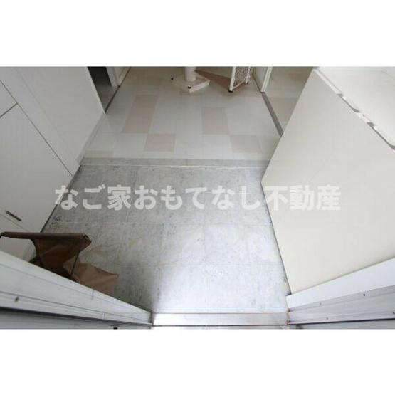 【玄関】 | 西枇杷島町テラスハウス