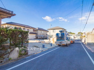 【前面道路含む現地写真】