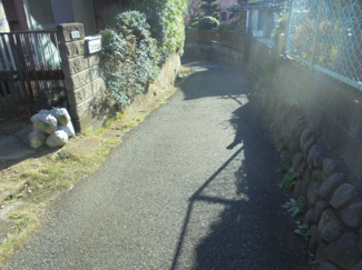 【前面道路含む現地写真】 | 町田市本町田土地 | 西側前面道路