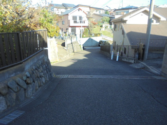 【前面道路含む現地写真】 | 町田市本町田土地 | 南側前面道路