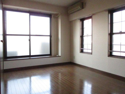 【寝室】 | リバティ館