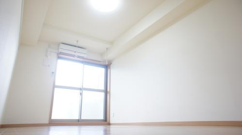 【その他】 | レオ四拾六番館 | 広々とした洋室です