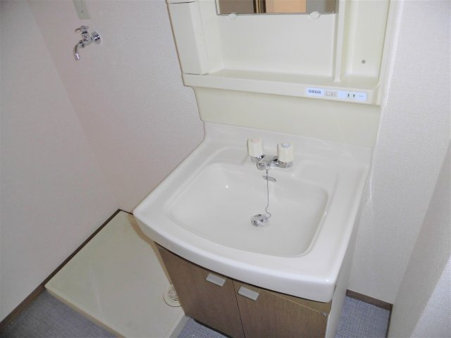 ハイカムールKAWANISIの独立洗面台