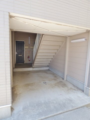 【エントランス】 | アペックス　B棟