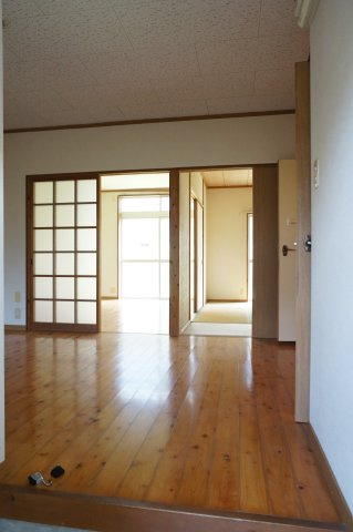 熊本市中央区出水４丁目のアパートの玄関