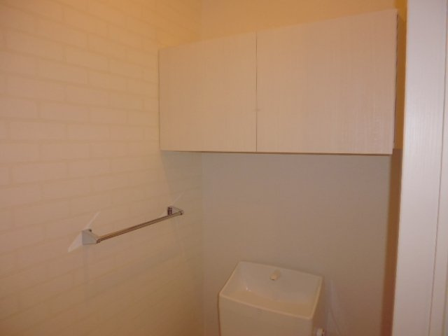 ラムールのトイレ|棚