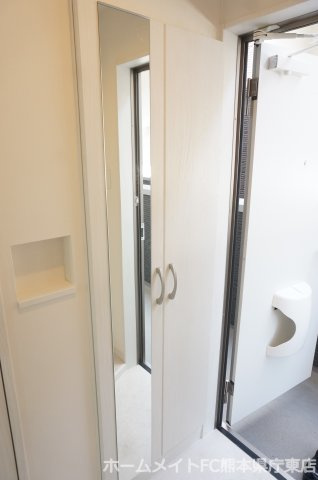 熊本市中央区春竹町大字春竹のアパートの玄関