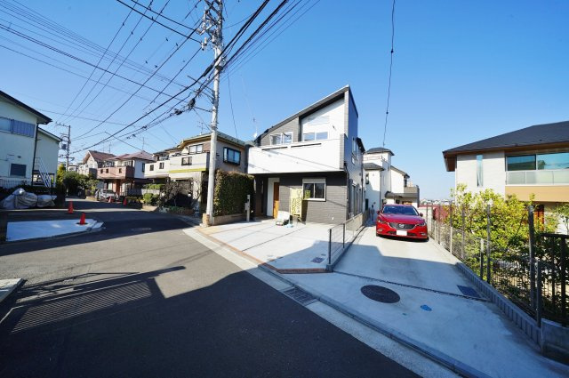 【横浜市港北区富士塚１丁目20-4新築戸建て】★仲介手数料無料★（篠原小学校・篠原中学校）の前面道路含む現地写真