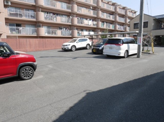 【駐車場】 | フラワーパーク板付の駐車場