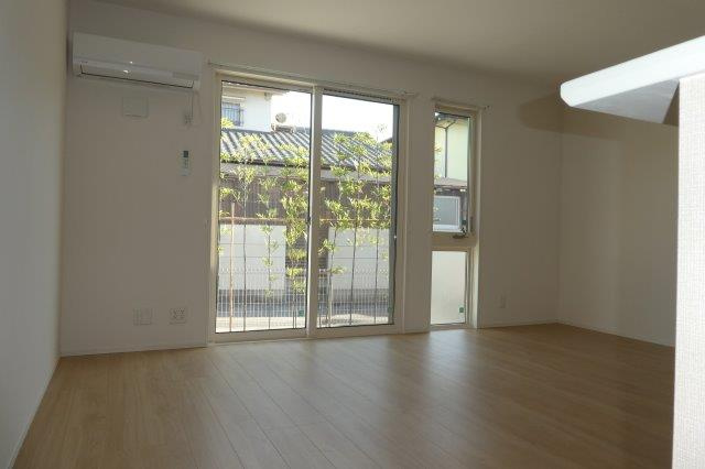 Ｄ－ｒｏｏｍ中庄Ｄの居間・リビング